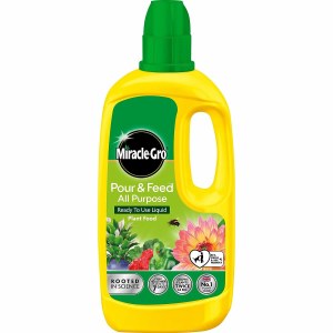 Miracle-Gro® Pour & Feed 800ML