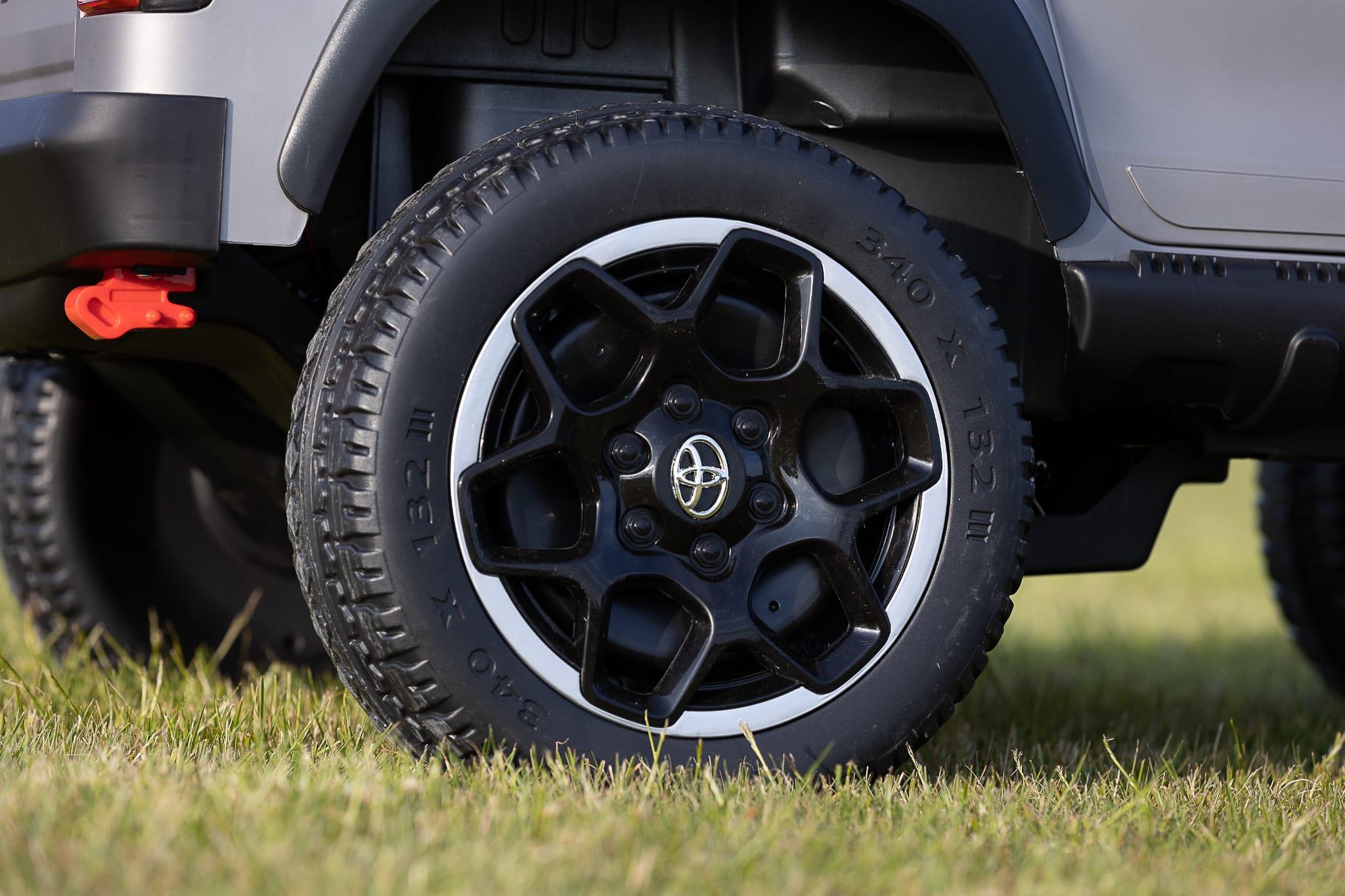 Kids Ride On LICENSED TOYOTA HILUX 2019 Monaghan Hire