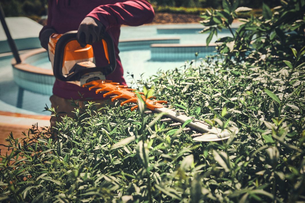 Stihl HSA 140 R HEDGETRIMMER 30"