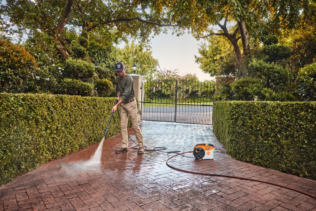 Stihl REA 100 PLUS Cordless Pressure Washer - AP System (BODY ONLY)