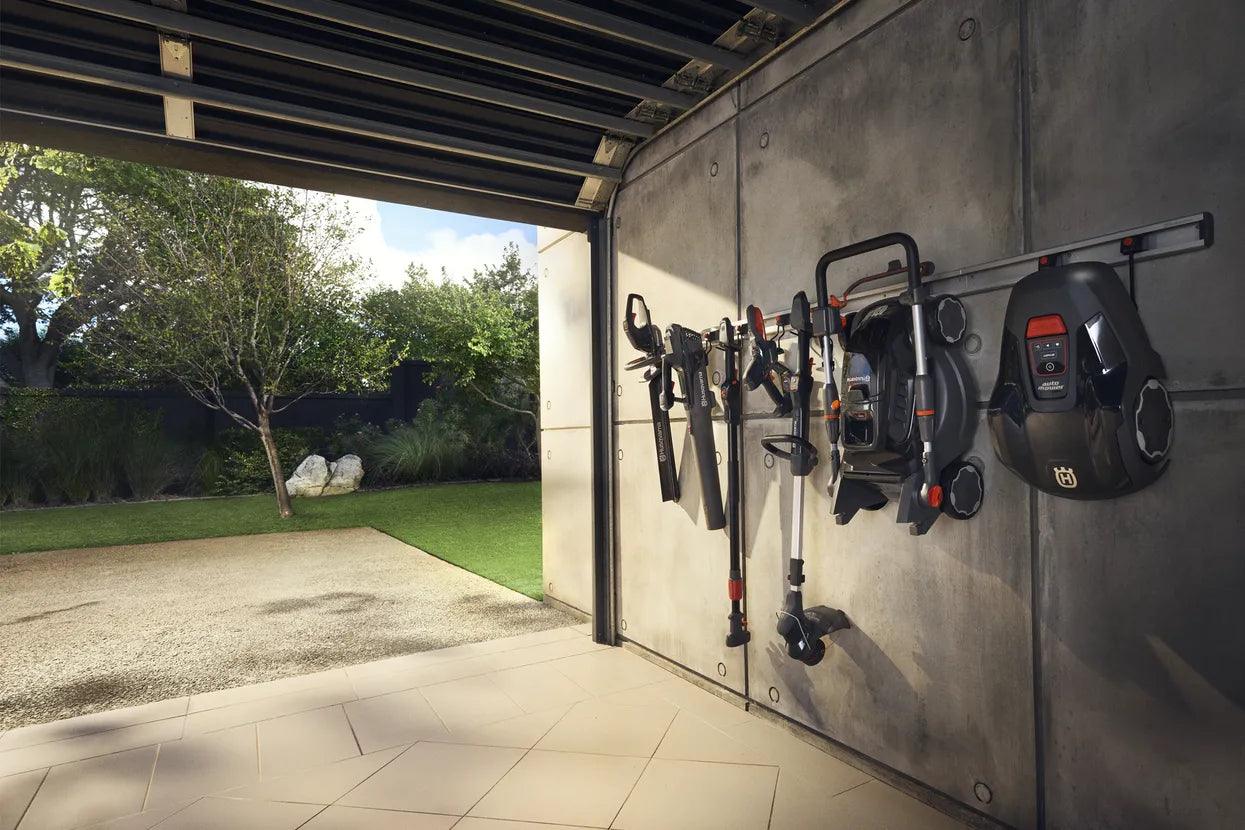 HUSQVARNA Aspire™ Battery Strimmer T28-P4A Husqvarna