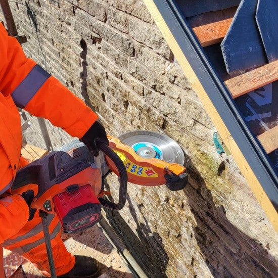 ALTRAD DC 300E+ BATTERY-POWERED DISC CUTTER 82V c/w Batt + Char