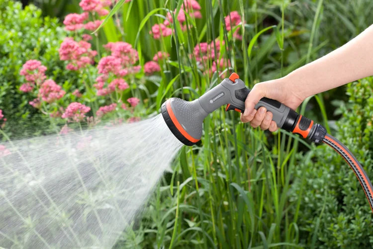 Gardena Comfort sprayer for flower beds, adjustable spray jet, trigger lock Article No. 18319-20