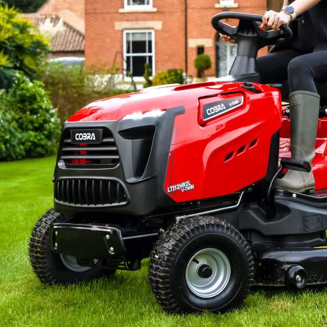 Cobra LT112HR2L Lawn Tractor with V-Twin Engine