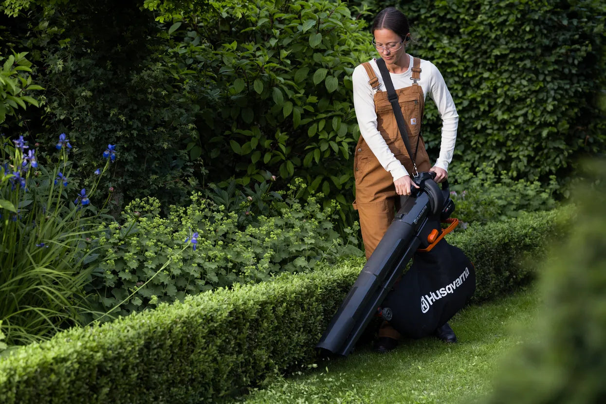 Husqvarna Aspire™ BVX-P4A with battery and charger
