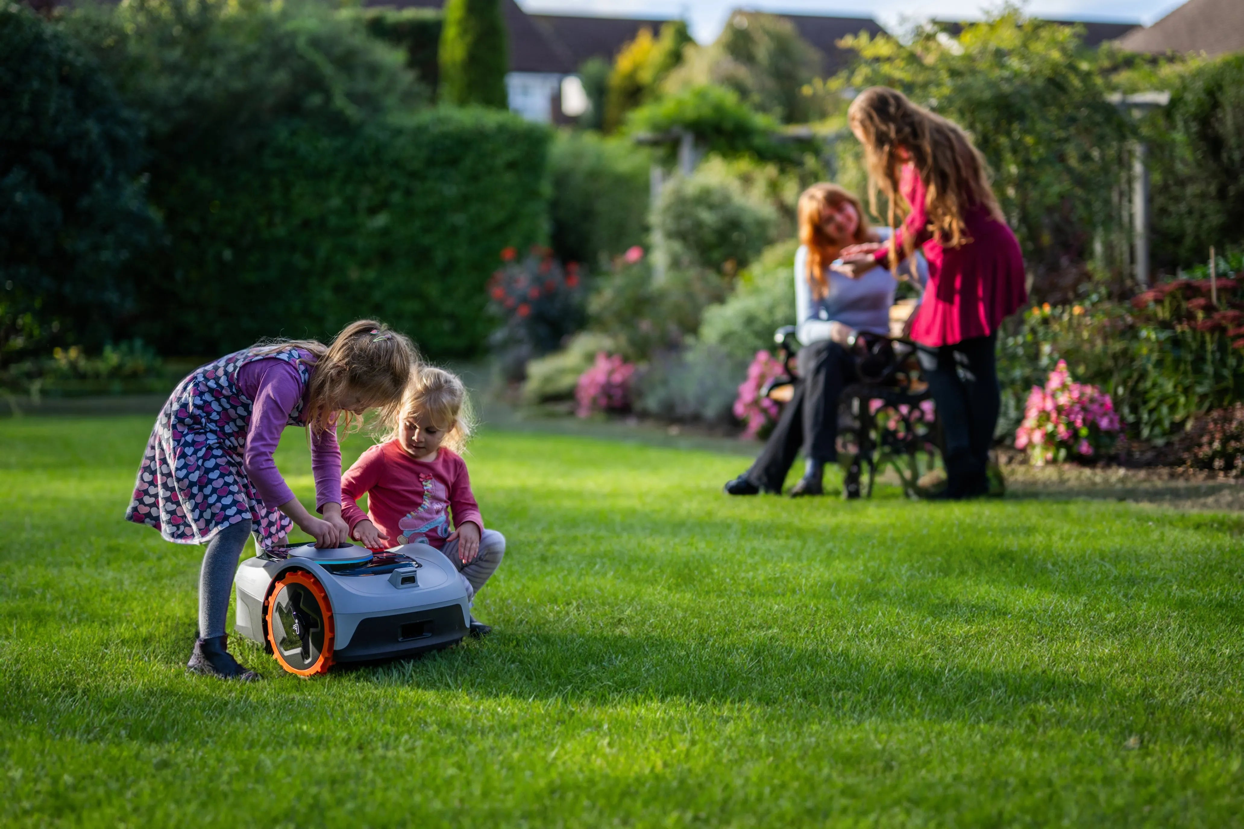 Segway Navimow i series 108E Robot Lawnmower No Boundary Wires 800m²