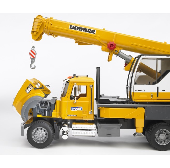 Bruder 02818 MACK Granite Liebherr crane truck B10/2818