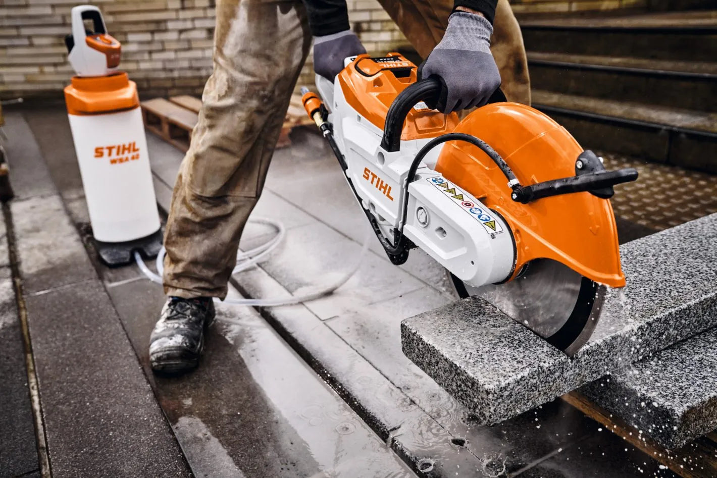 STIHL WSA 40 Cordless Pressurised Water Container Set